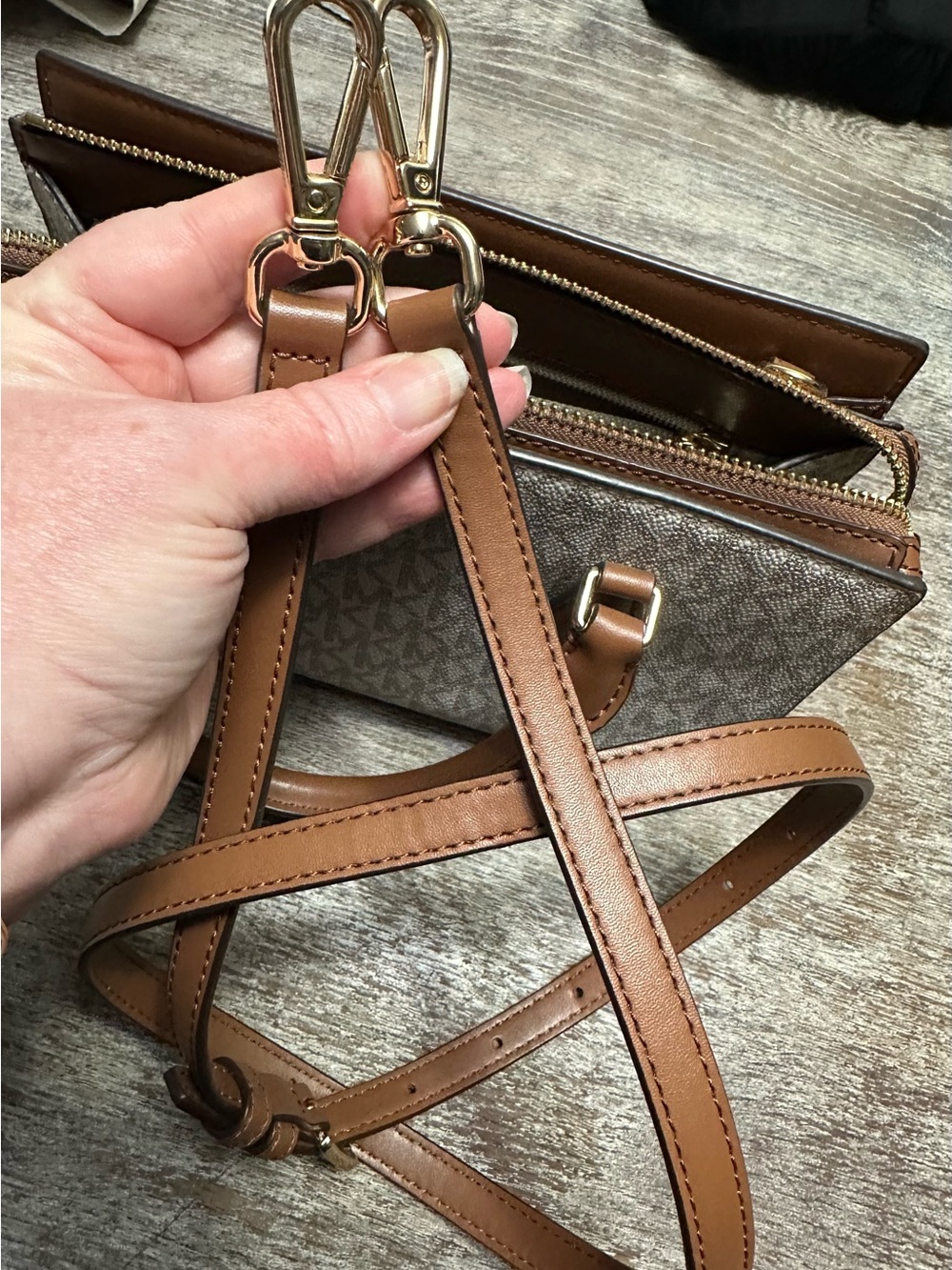 Michael Kors Cream Signature Satchel with Brown Trim - Picture 4 of 10